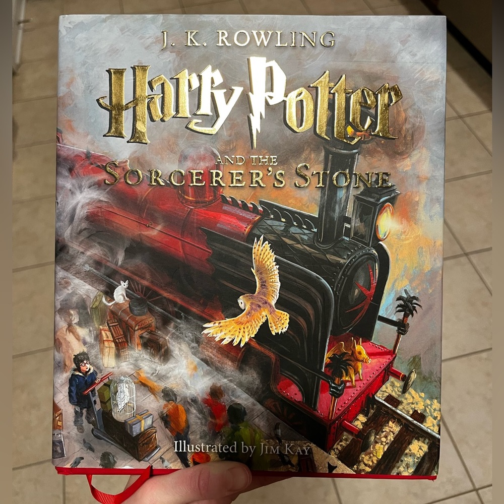Harry Potter and the Sorcerer's Stone Illustrated Edition